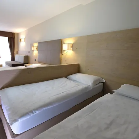 Design & Suite Hotel Ciarnadoi-3